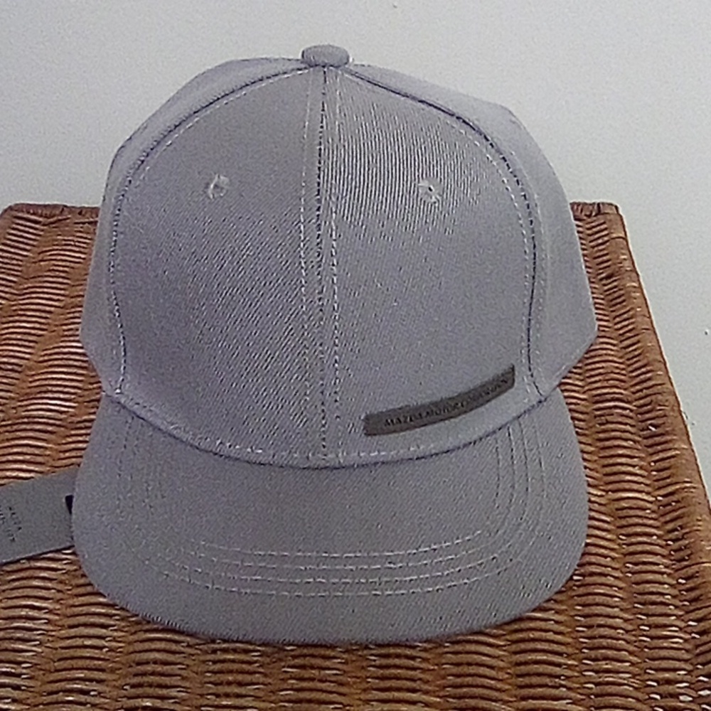 Mazda Collection ESSENCE Cap. NWT. Adjustable Back, Light Gray - Picture 3 of 4